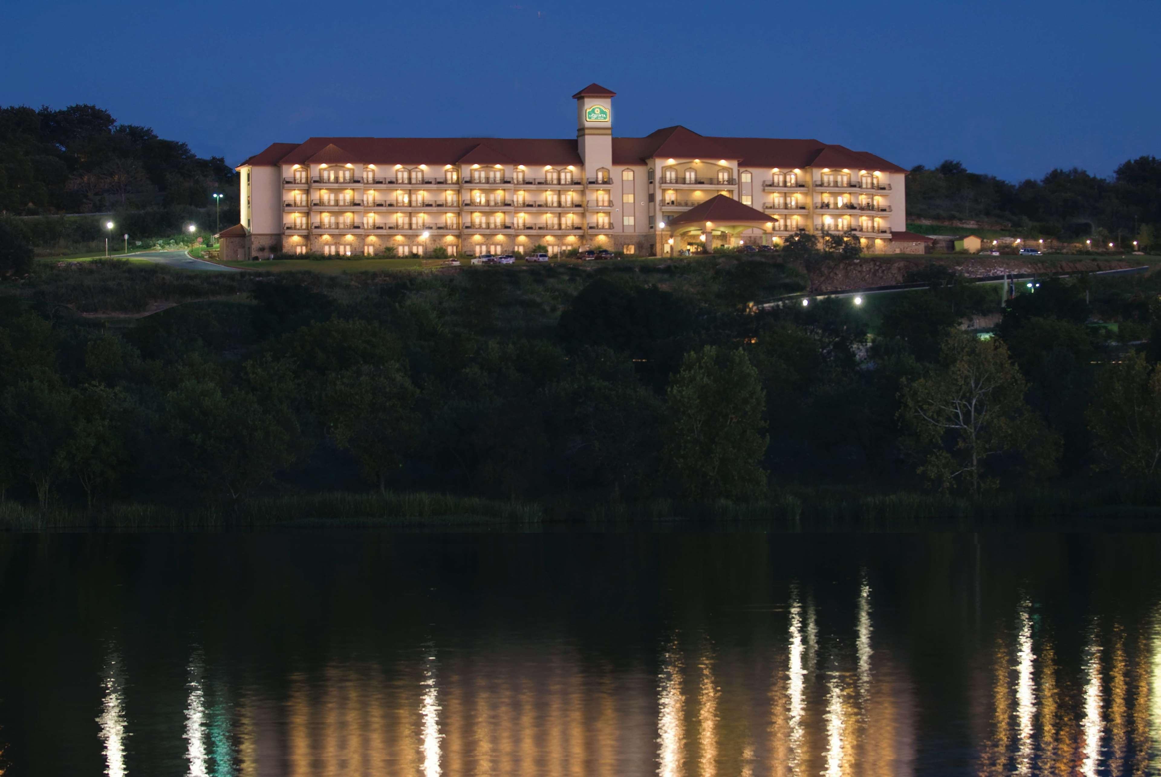La Quinta By Wyndham Marble Falls Exterior foto